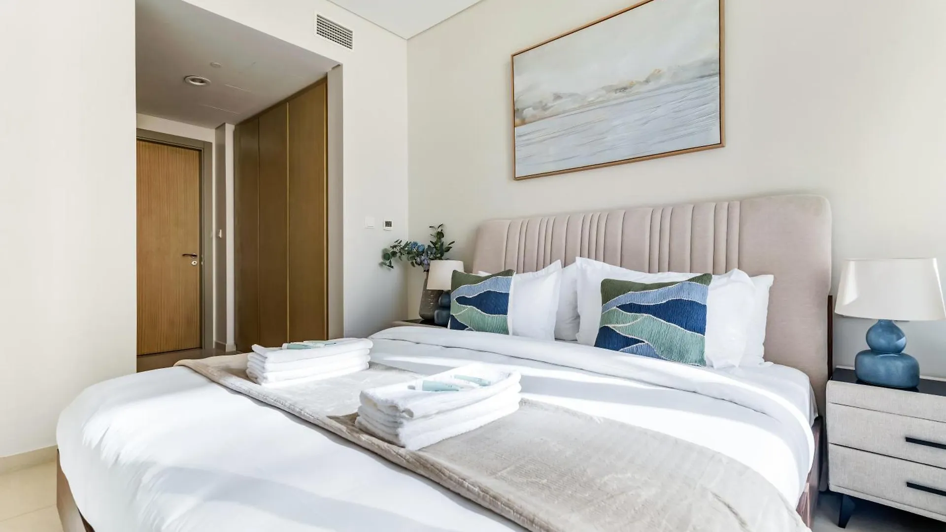 Apartment Luxury 3Br Apt With Balcony & Views, Aykon Tower Dubai United Arab Emirates