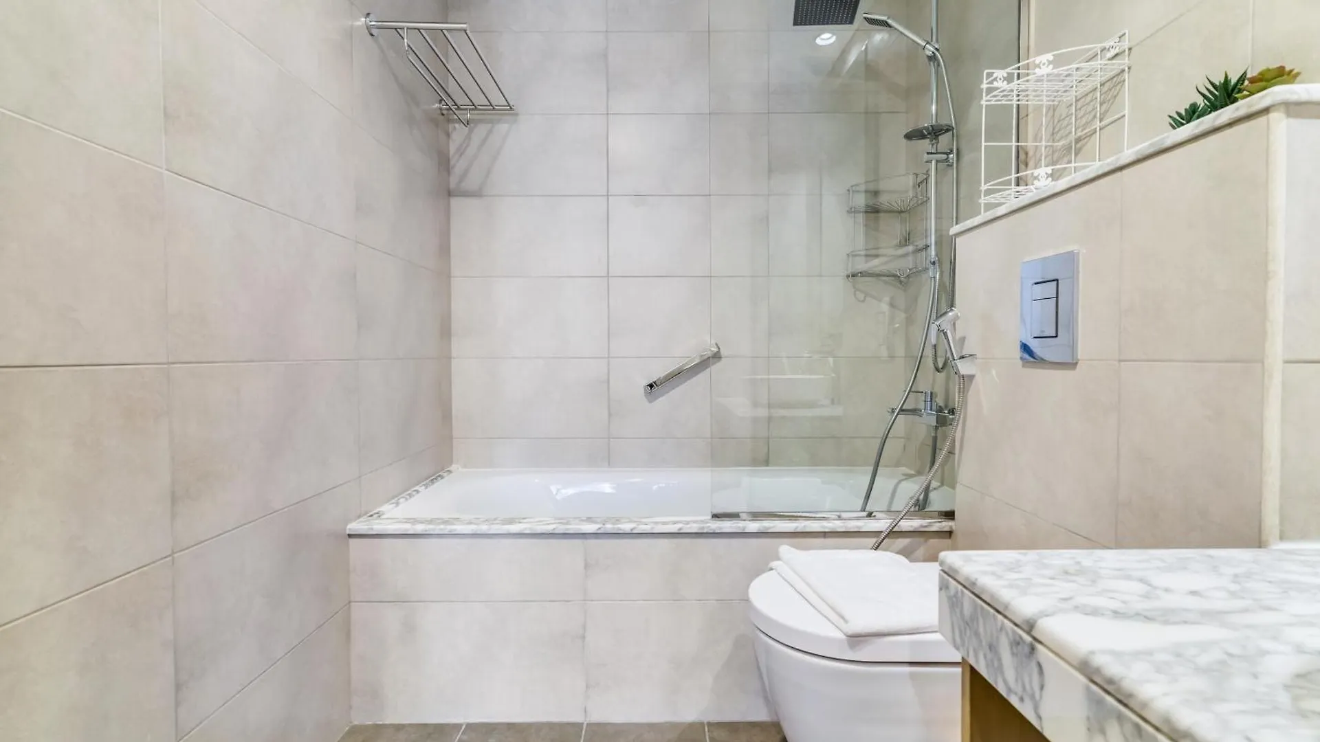 Apartment Luxury 3Br Apt With Balcony & Views, Aykon Tower Dubai