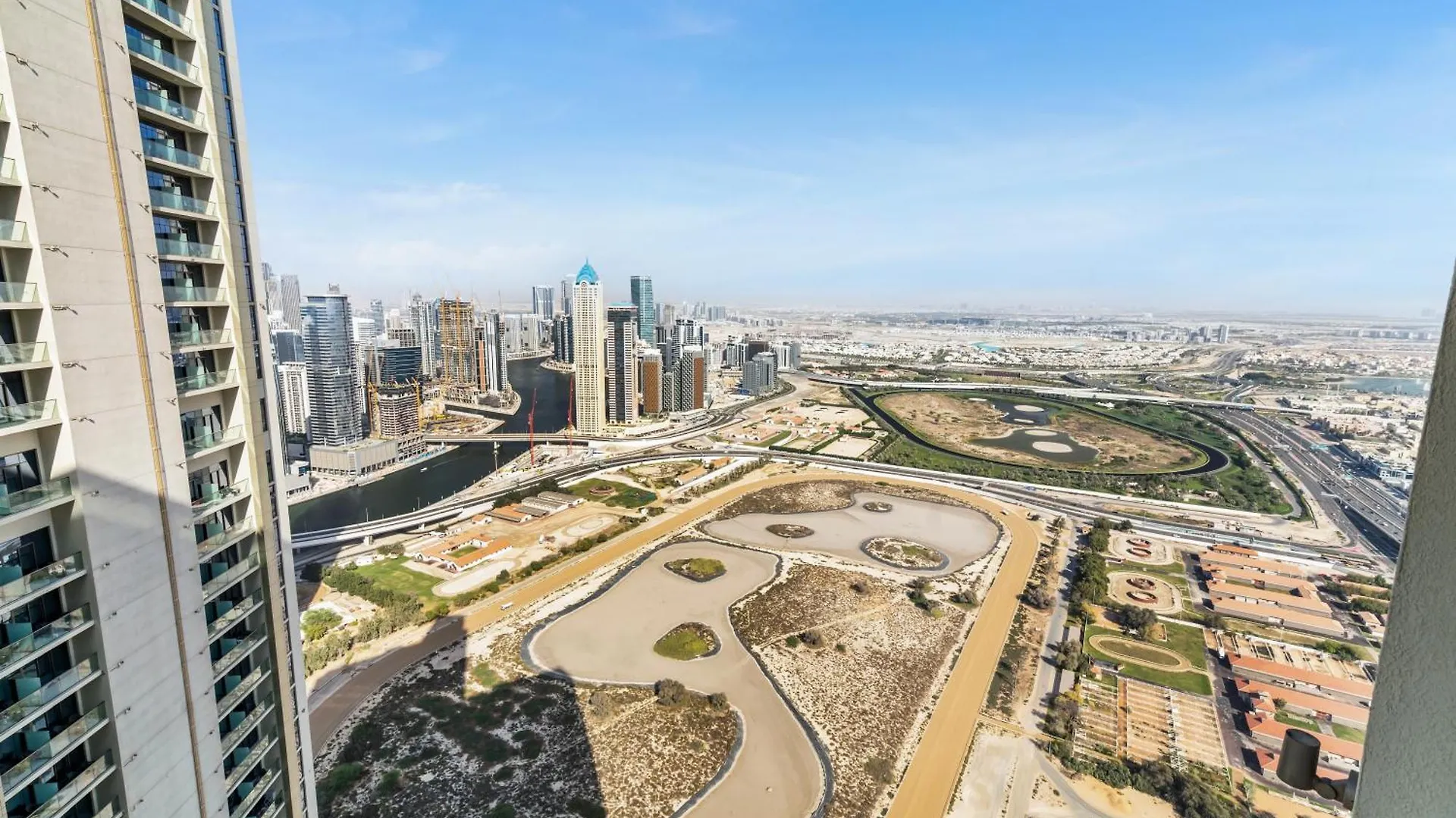 Luxury 3Br Apt With Balcony & Views, Aykon Tower Dubai 0*,  United Arab Emirates